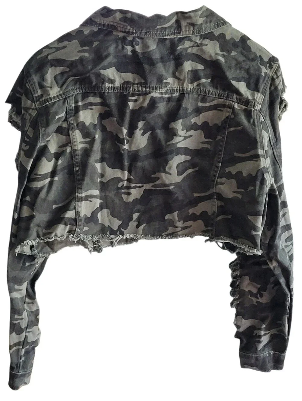 Shein Curve Women's 2XL Camouflage Jacket Green Cropped Front Frayed Distressed.